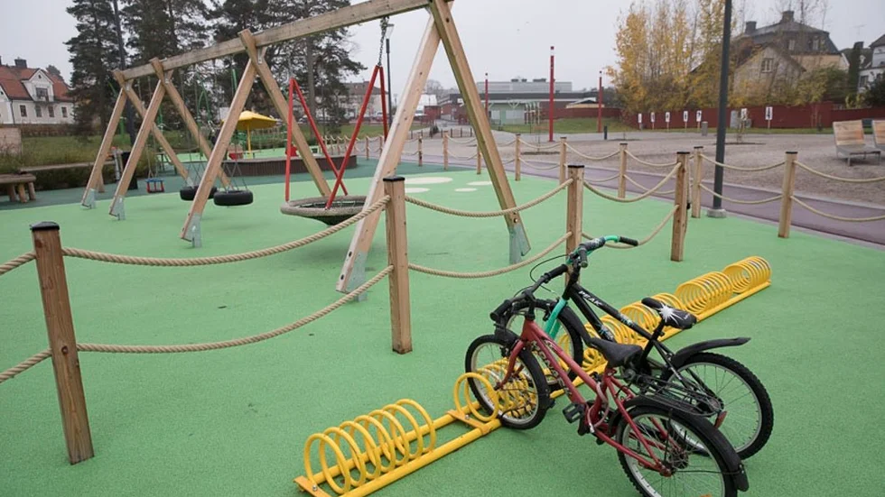 Den långa raden av brister i parkprojektet ledde till en övertrassering av budget med 7,6 miljoner kronor.