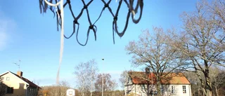 Efterlyser mer ljus på Mellösa