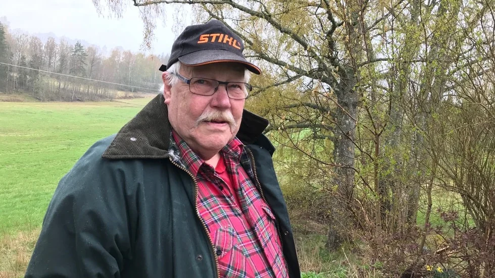 "På åkern här bakom gödslas det men mitt avloppsvatten måste vara topprent. Det måste finnas en rimlighet i kommunens beslut, tycker Bengt Sondell i Stjärnhov.