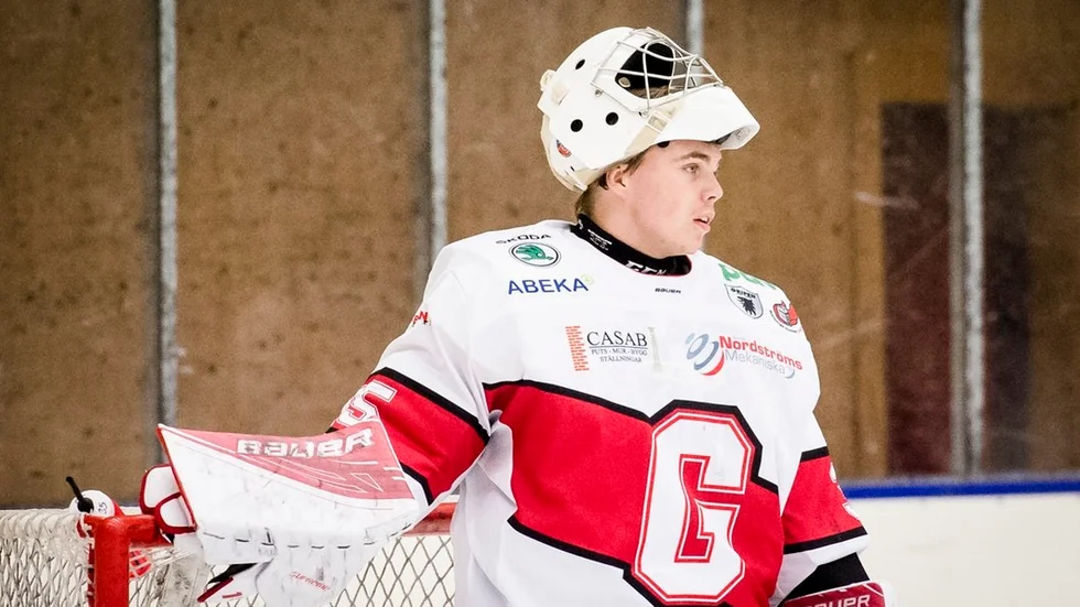 Rasmus Hedström släppte in två puckar och så hamnade lika många i öppen kasse.