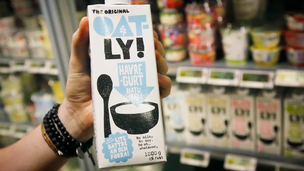 Det kommer ut allt mer veganska alternativ till mejeriprodukter. Nicklas favorityoghurt är en naturell havregurt som han sötar med banan och bär.
