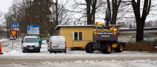 Taxihuset rustas upp och hyrs ut snarast