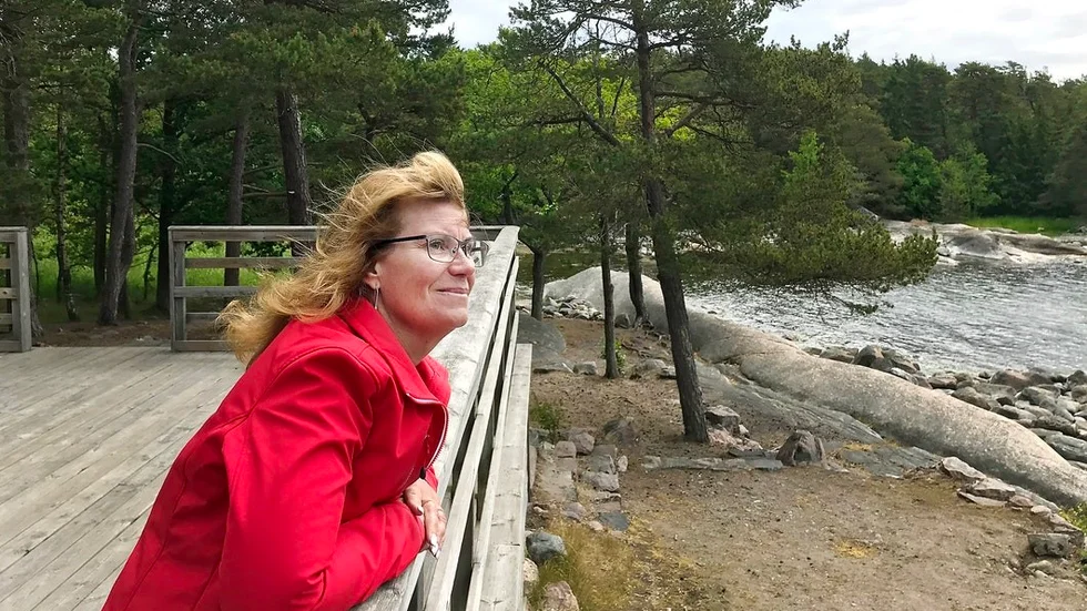 Vid Femöre i Oxelösund, på platsen där den gamla SSU-stugan låg tills den revs för nio år sedan, började Catharina Fredriksson politiska engagemang för snart 40 år sedan.