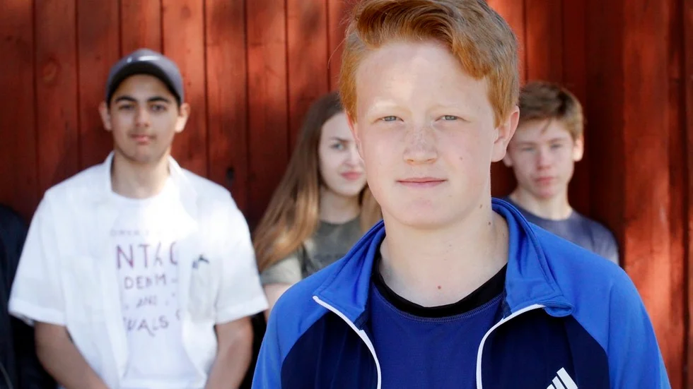 Elias Siurua, elev på Paulinska skolan, tycker att det är bra att kommunen gör något åt skolorganisationen. I bakgrunden syns skolkamraterna Adam Farhan Yaqob, Emma Ohlsson och Alexander Edvardsson.