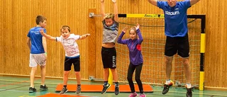 Nu väntar barnen på