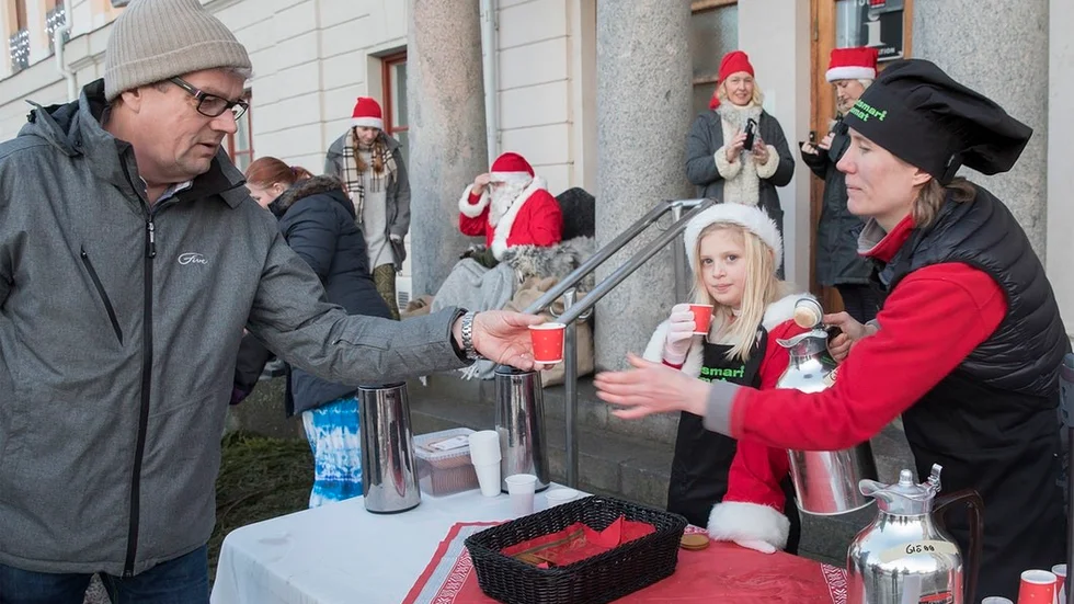 Mat och Måltider stod för serveringen. Susanne Larsson tycker att initiativet är roligt, speciellt för barnen.
