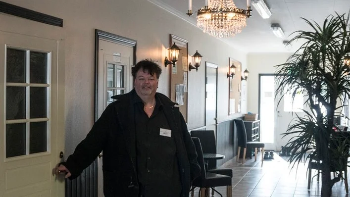 "Förra året renoverade vi vårt servicehus", säger Jack Rydberg som visar runt.