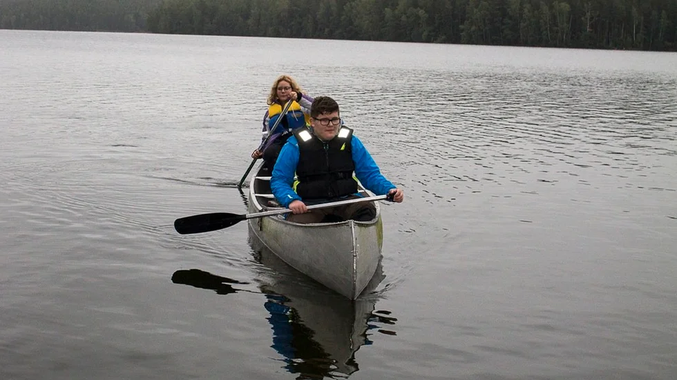 Rovfåglarna Pelle Eliasson och Sofia Alexandra Backlund har sett fram emot att få paddla kanadensare.