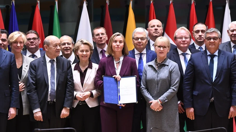 Pesco-avtalet är ett militärt samarbete mellan 23 EU-länder som nu ökar integrationen sinsemellan.