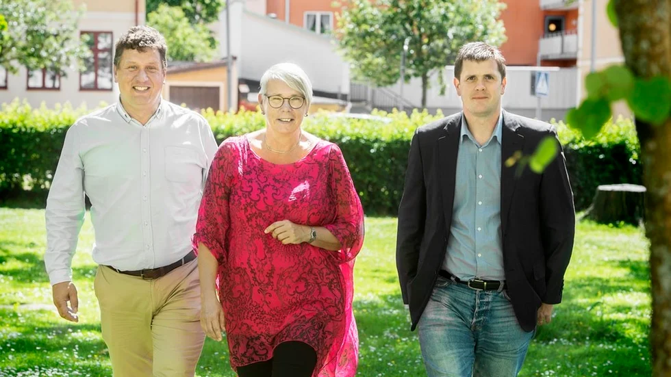 Mattias Claesson (C), Monica Johansson (S) och Magnus Leivik (M) var inledningsvis rörande överens om landstingets inriktning. Men några minuter senare pucklade de verbalt på varandra när det gällde hur sjukvården ska finansieras och barnsjukvården.