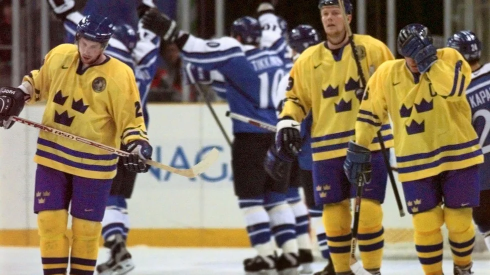 Mardrömmen i Nagano – Tre kronor förlorar med uddamålet i kvartsfinalen mot Finland, och därmed eliminerades ett av de stora blågula guldhoppen från Nagano-OS.