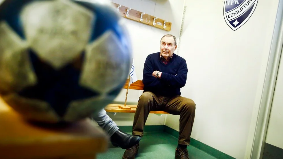 – Den har kanske blivit lite snabbare men tekniskt, med svenska ögon sett, har det inte blivit bättre, säger Lennart Söderberg om dagens fotboll.