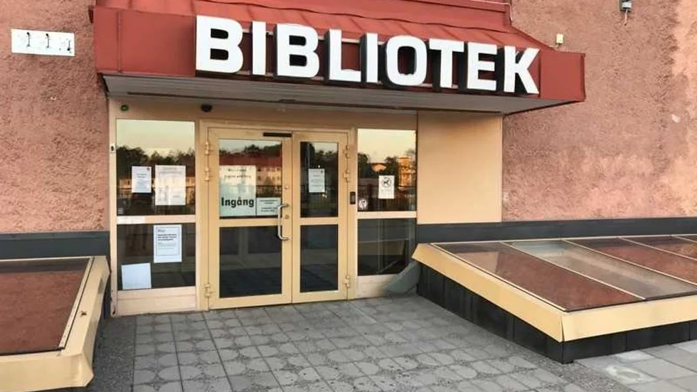 Vid 18.45 var det lugnt vid röstlokalen i biblioteket i Flen.