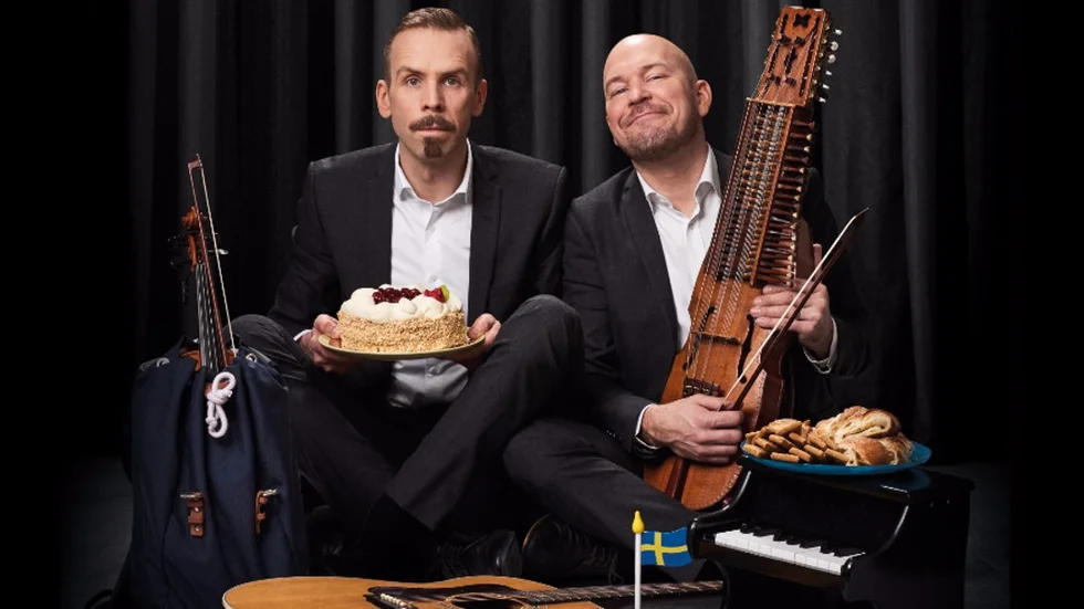 Värmländska komikerduon Johan Östling och Björn A-Ling kommer till Nyköping på torsdag.