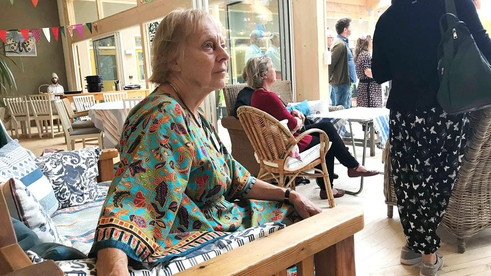 75-åriga Kerstin Lönngren kommer ursprungligen från Huddinge.  "Jag är egentligen arkitekt och tyckte att det här var ett spännande projekt och blev nyfiken. Sedan hamnade jag direkt i styrelsen och var med under byggmöten."