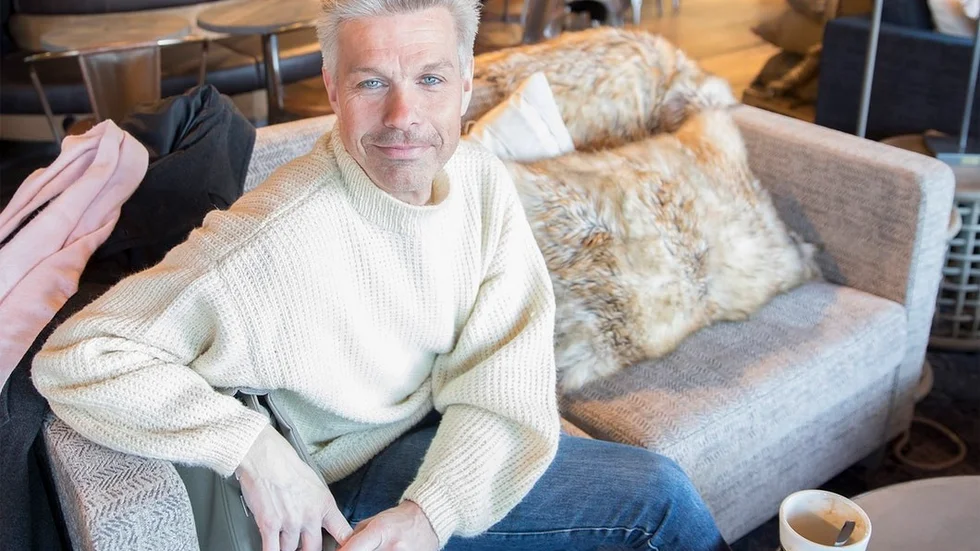 Pelle Nilsson håller i Lill-lördag i parken, med musikframträdanden och massor av glädje.