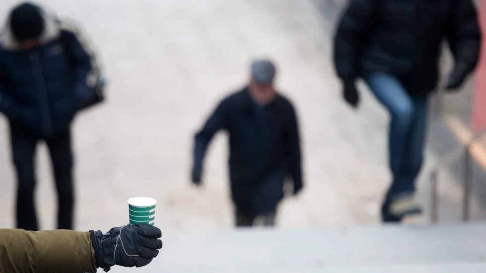 Tiggarnas plastmuggar vill vi slippa se. De skapar frustration i våra sinnen, skriver Kjell Wiklund. FOTO: FREDRIK SANDBERG/TT