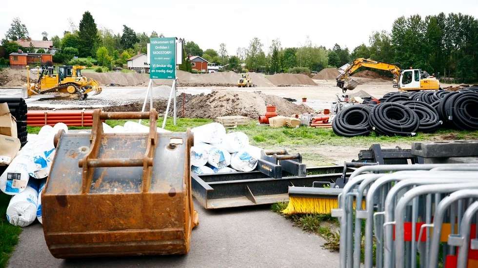 Orrliden i Skogstorp byggs om och nya vattenledningar dras.