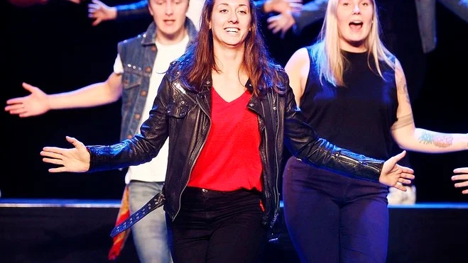 Esmeralda Lövstaf spelar Ariel Moore i "Footloose".