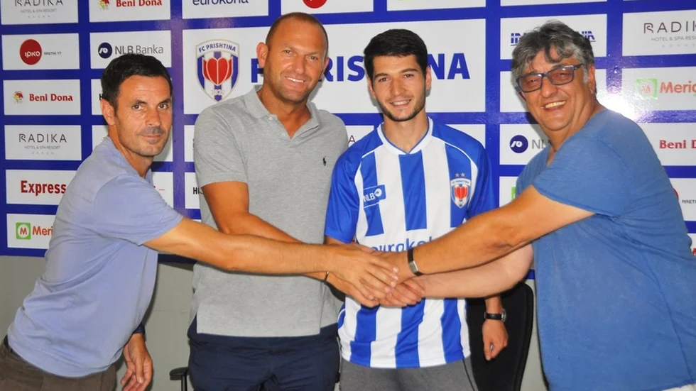 Anel Rashkaj presenterades av FC Prishtina under fredagseftermiddagen.