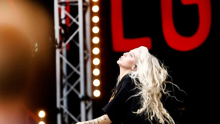 Peg Parnevik som gjort kometkarriär och rivstartade sångkarriären för ett år sedan gästade Eskilstuna och Parken Zoo på söndagen