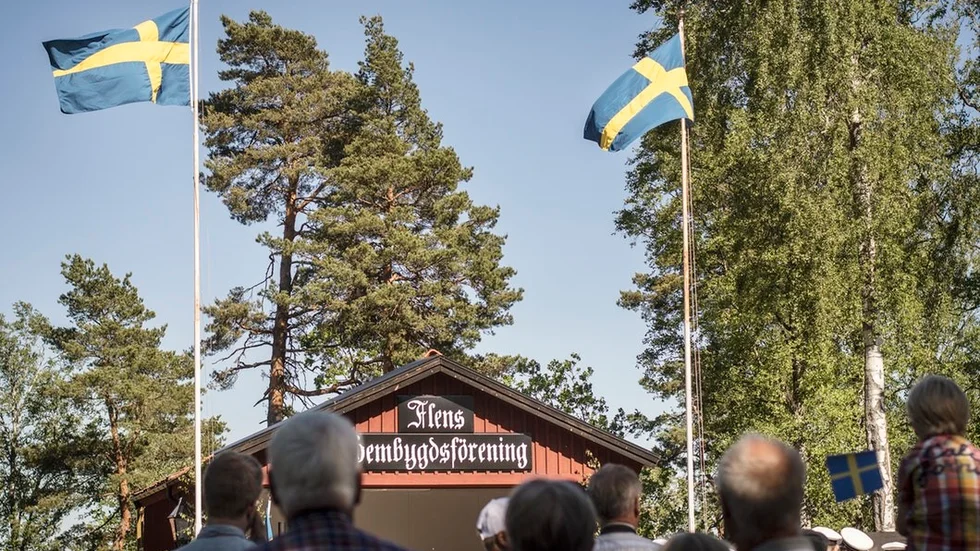 Flaggan i toppen, grattis Sverige – och svenskarna.