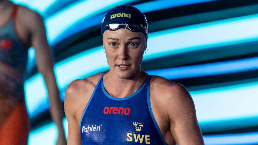 Sarah Sjöström tog sig till final på 100 meter fritt med näst snabbaste tid.