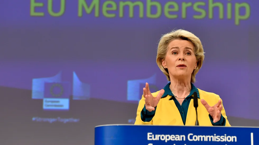 Ursula von der Leyen. EU-kommissionen rekommenderar kandidatstatus för Ukraina.