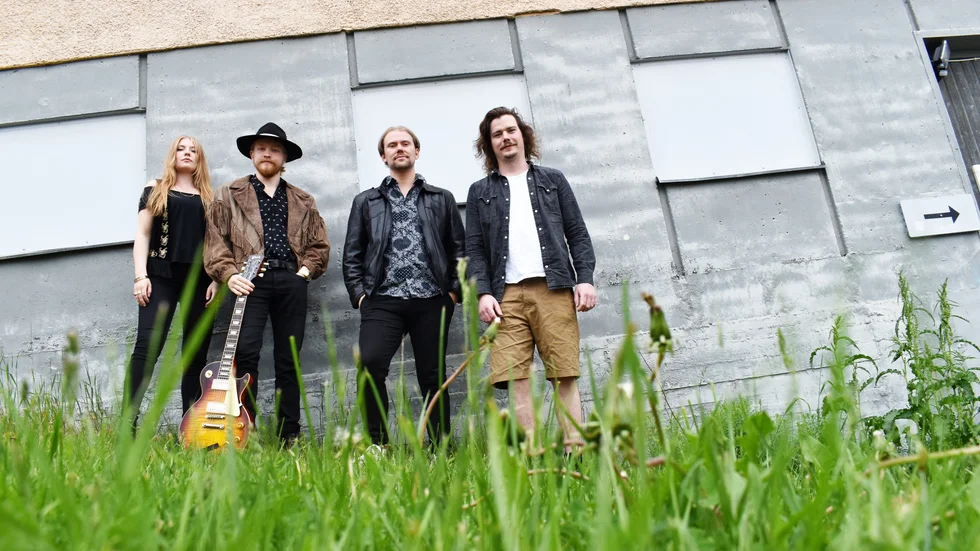 Lucid Blues har röttern från olika delar av Norrland. De spelar psykedelisk blues rock grundat i Skellefteå.