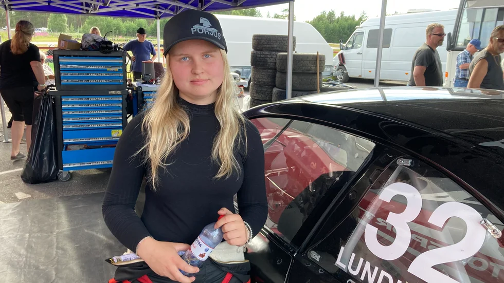 Julia Lundkvist ställer upp i Norrlandsveckan som den enda kvinnan.