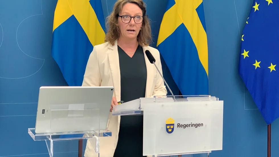 Biståndsminister Matilda Ernkrans (S) lovar på en pressträff om global hälsa att fortsätta med miljardstöd årligen till den globala fonden för ändamålet om regeringen får förnyat förtroende av väljarna i september.