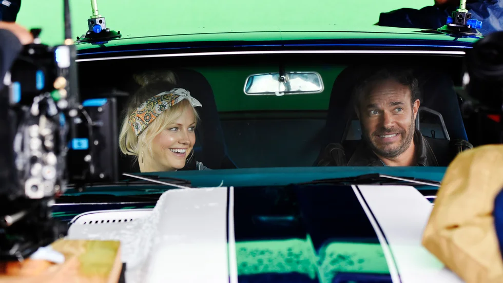 Malin Åkerman och David Hellenius har spenderat de senaste veckorna tillsammans i närheten av Boden. Under torsdagen tog skådespelarna avsked av filmteamet.