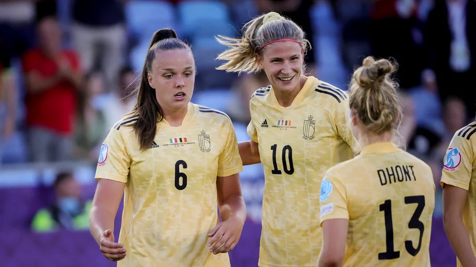 Tine De Caigny (6) bkev stor matchhjälte när hon genom sitt 1–0-mål mot Italien skickade Belgien till landets första EM-kvartsfinal på damsidan.