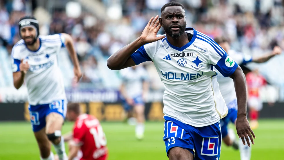 Maic Sema jublar efter att ha skjutit segermålet mot Degerfors.