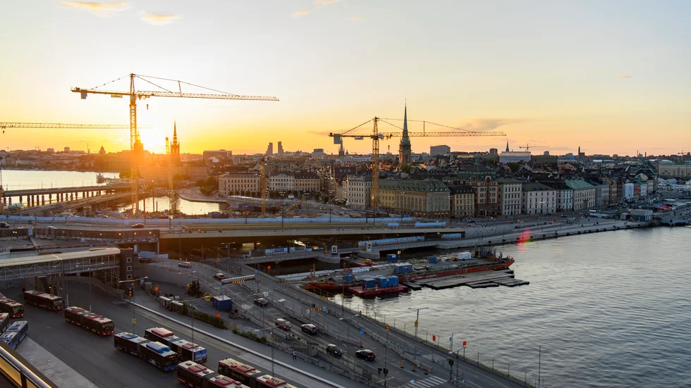 Sommaren innebär något ökade framtidsutsikter för butiks- och e-handeln.