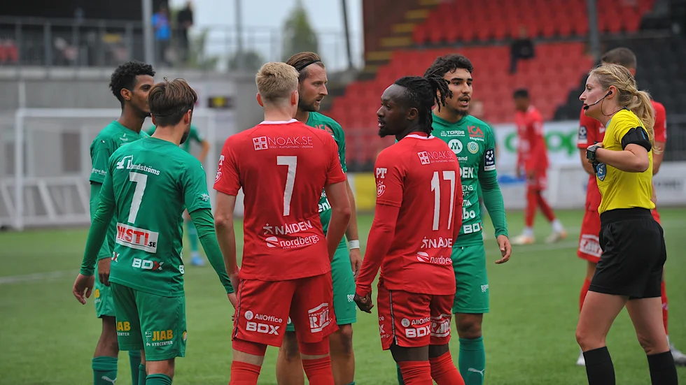 Det var en stundtals irriterad DM-final som spelades i Boden. Domaren Eva Svärdsudd visade ut Bodens tränare Christian Samuelsson.
