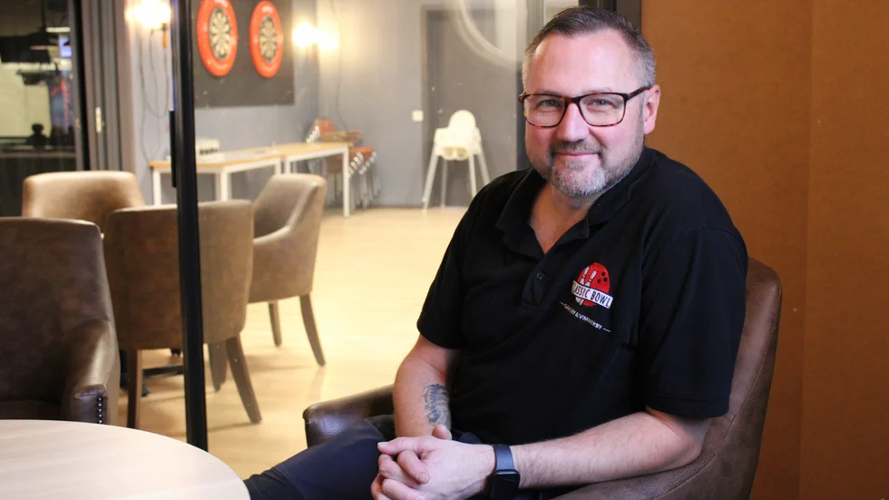 Peter Sandberg är ny plats- och restaurangchef för Classic Bowl. "Det är viktigt att alla känner sig välkomna, oasvett om de är bowlingspelare eller inte. Jag vill att man ska bli positivt överraskad av både maten och helheten när man kommer hit", säger han.