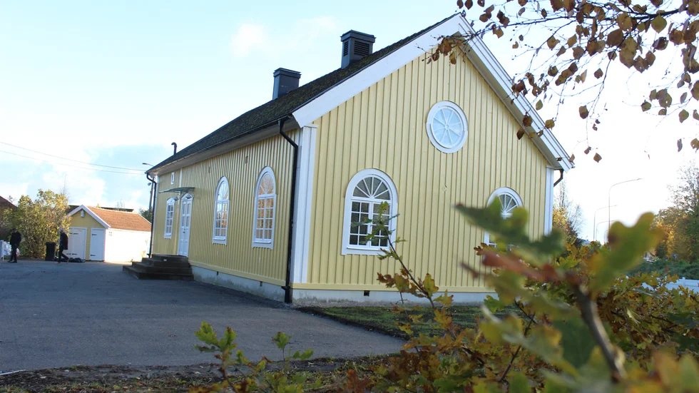 Missionshuset i Krokek går från kyrkobyggnad till restaurang. De nya ägarna behåller det ursprungliga utvändiga utseendet men inomhus kommer mycket att förändras.