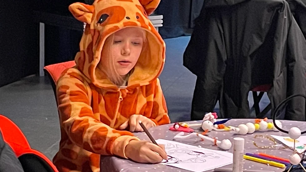 Lexie Bolin var till och med klädd som ett djur medan hon skapade nya varelser.