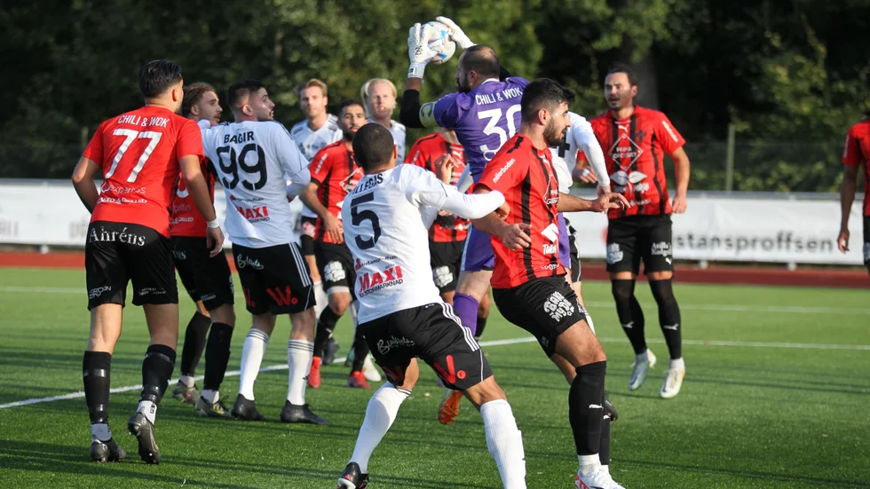 Motala AIF har en jobbig säsong bakom sig i norrettan. Än är det inte kört, men på söndag kväll kan Maif vara ur ettan. Igen. Maif kan få ta nya tag i lägre serie och krönikören Jens Bollius funderar på om ettan-nivån inte borde ändras.