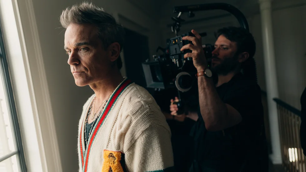 Robbie Williams firar i år 25 år som soloartist med en världsomfattande jubileumsturné. Nu är han även aktuell i dokumentärserien "Robbie Williams". Dokumentären i fyra delar har premiär på Netflix den 8 november. Pressbild.