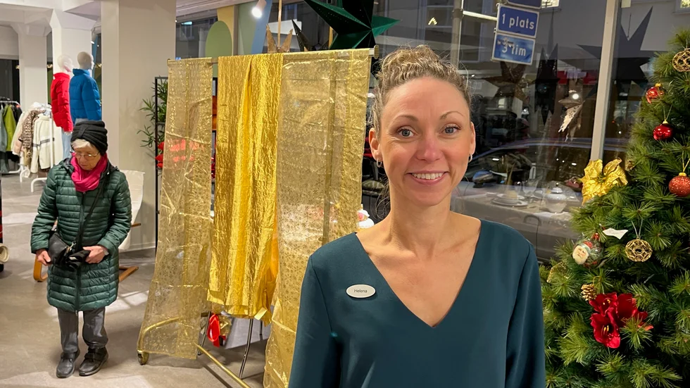 Helena Zinn driver sedan flera år tillbaka Busfrö i Norrköping. Hon har sett att allt fler handlar julklappar second hand. Det handlar både om pris och klimattänk.