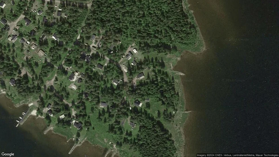 Området kring Alhamns Södra Strandväg 137