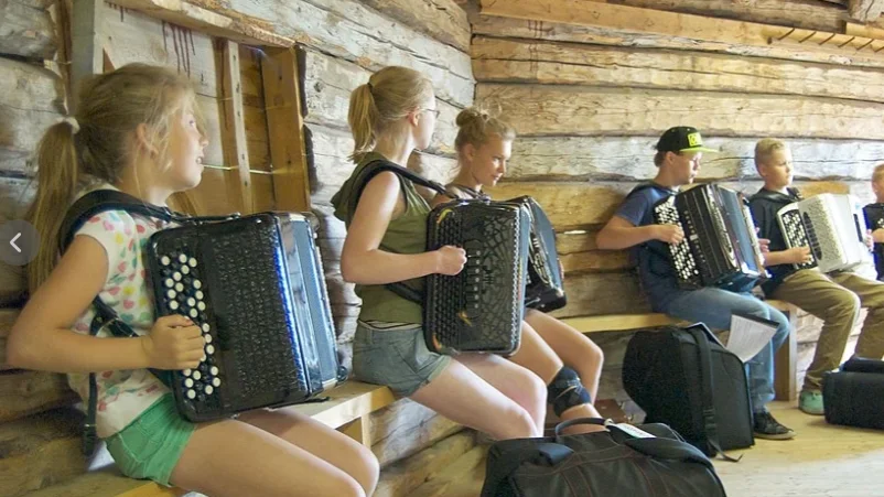 (Arkivbild) 2014 anordnade Malå Dragspelsklubb för första gången en stor spelmansstämma på hembygdsområdet. 
I samarbete med Vänortsföreningen Malå-Medvezhegorsk, Hembygdsföreningen och ABF, 