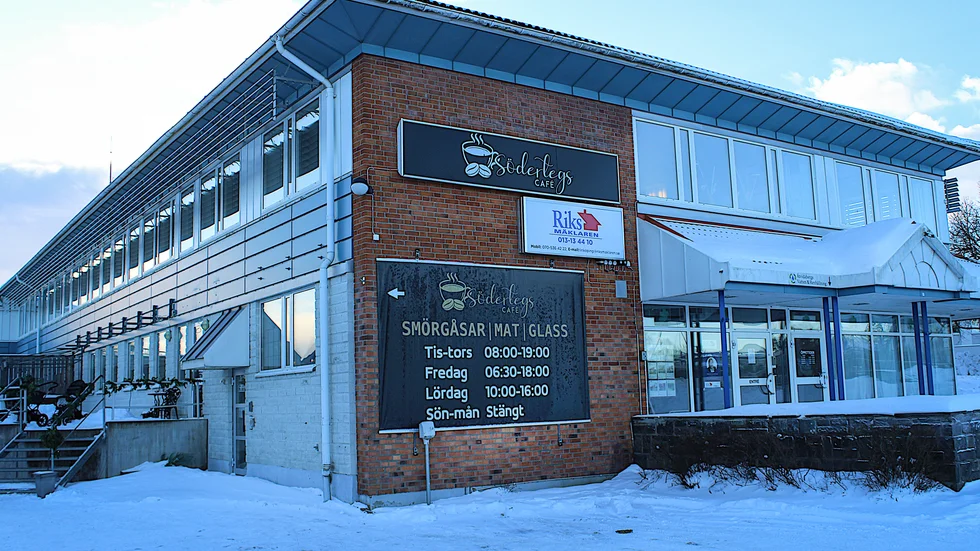 Makarna Jennie och Henrik Söderteg tvingas stänga Södertegs café i centrala Åtvidaberg. Ingen köpare har dykt upp som vill ta över rörelsen.