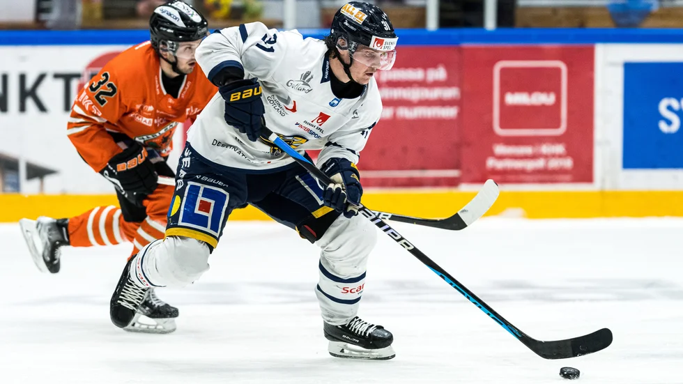 Simon Hansson i Visby Roma hade en fin tisdagskväll och gjorde två mål mot Karlskrona.