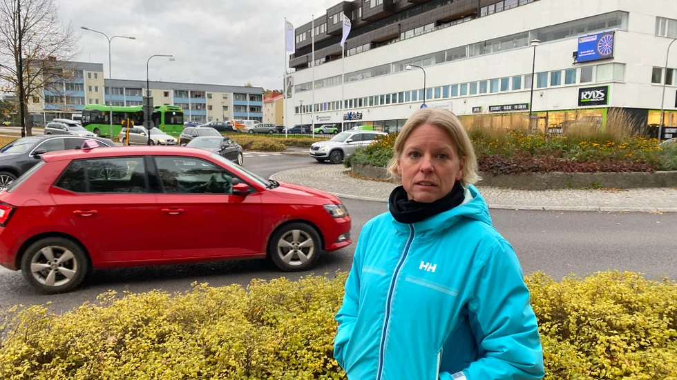 Att få med såväl invånare som företagare i klimatomställningen är den stora utmaningen, menar Maria Nordling, hållbarhetsstrateg. Om bara sex år är målet att Enköpings kommun ska vara klimatneutralt.