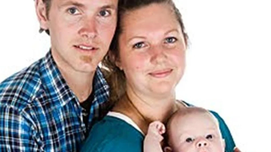Magnus Cedergren och Maria Petersén, Ekholmsvägen, Linköping, fick den 5/6 en son som heter Alexander. Vikt 3 810 g, längd 49 cm.