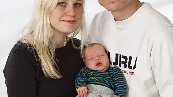 Alexandra Lindström och Jesper Kanniainen, Vadstena, fick den 23/12 sonen Casper. Längd 51 cm, vikt 3 455 g. Rasmus, 10 år, är Caspers halvbror.