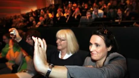 Lärare. Till vänster Liv Helldén och till höger Malin Ekström Björkqvist hejade fram sina elever.